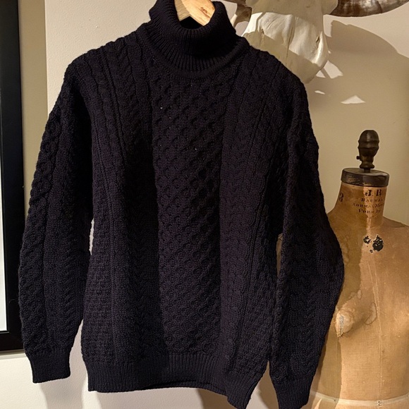 Carraig Donn Wool Black Cable Knit Turtleneck Sweater - Picture 6 of 9